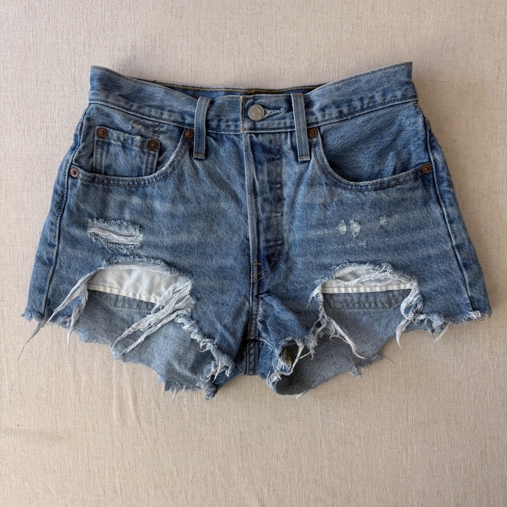 Levi's 501 High Rise Cutoff Denim Shorts Womens 25 Blue Distressed Raw Hem